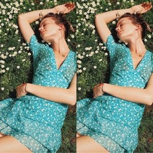 Realisation Par Ozzie V Neck Silk Mini Dress Small